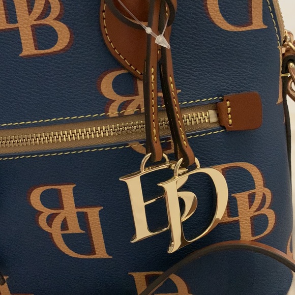 NWT Dooney & Bourke Coated Cotton Monogram Domed Satchel Dust Bag Included - Picture 9 of 11
